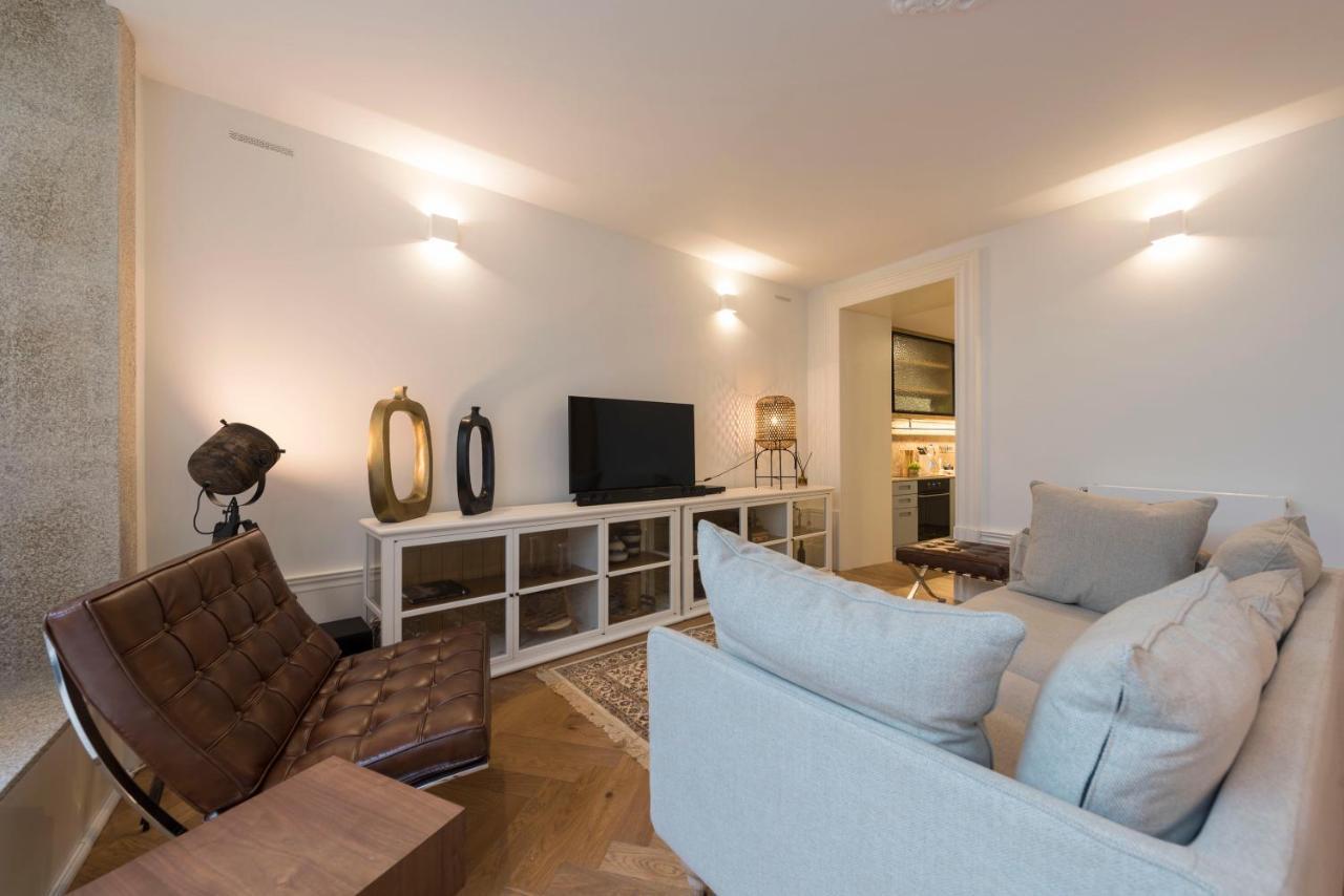 Classy & Stylish Duplex Apartamento Oporto